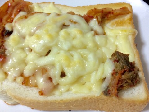 意外と合う キムチ チーズ トースト レシピ 作り方 By けけり 楽天レシピ